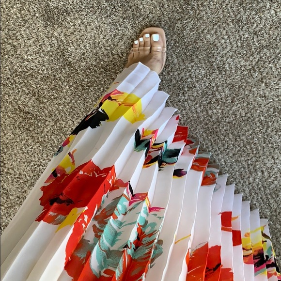 GORGEOUS SUMMER DRESS 🌺 - Picture 9 of 16